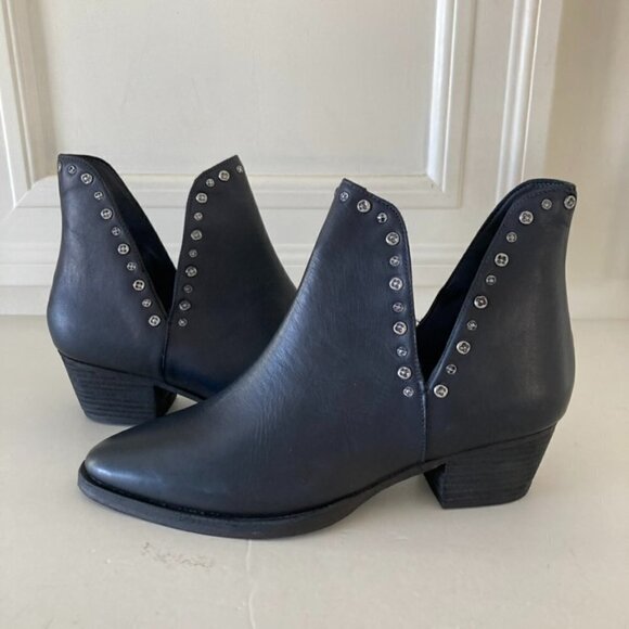 NWOT Free People Studded Charm Double V Black Leather Boots Sz 38.5 - Picture 1 of 7